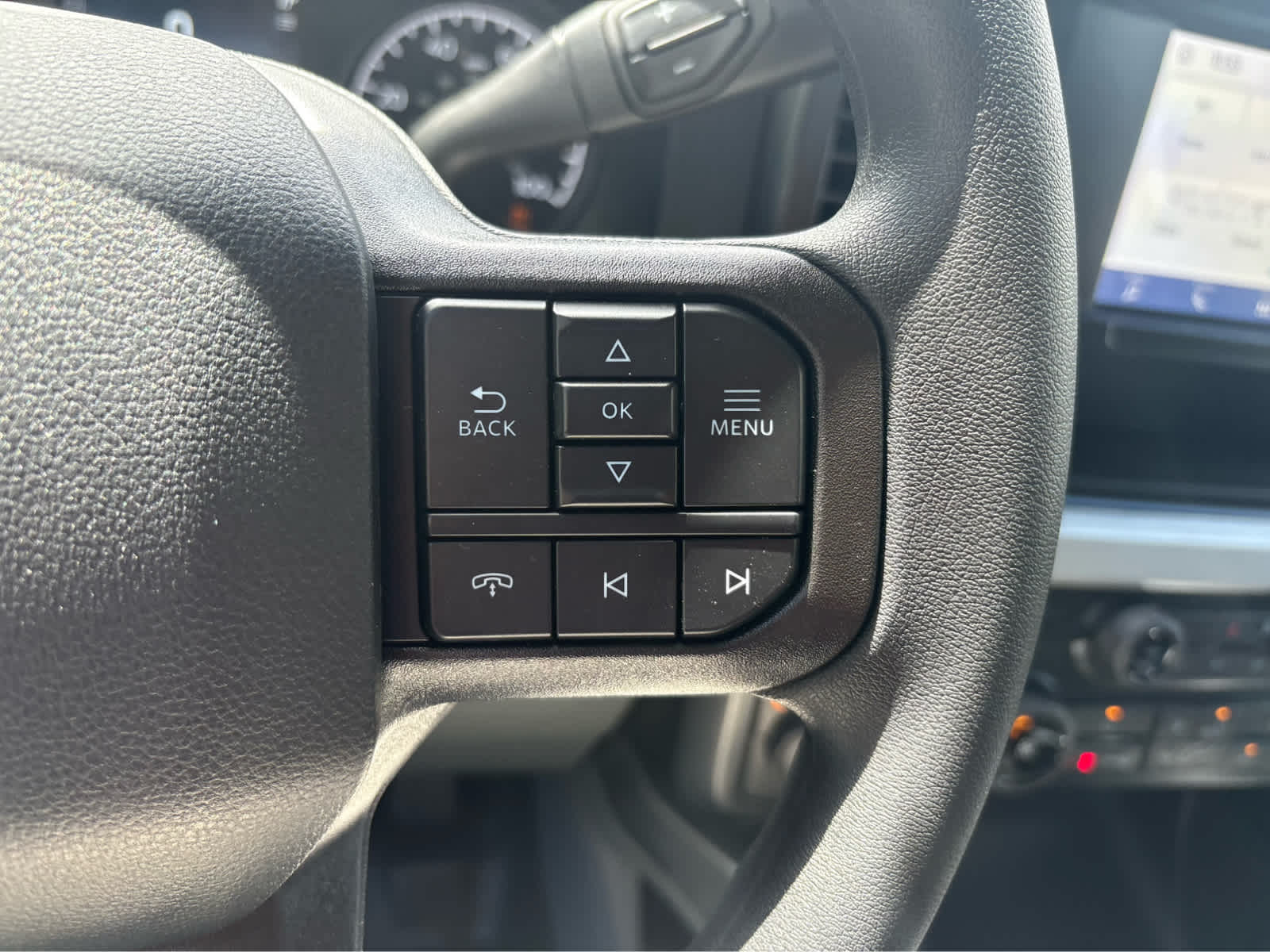 2025 Ford F-350 Super Duty Chassis Cab XLT - Photo 36