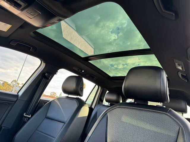 2021 Volkswagen Tiguan SE R-Line Black photo 16