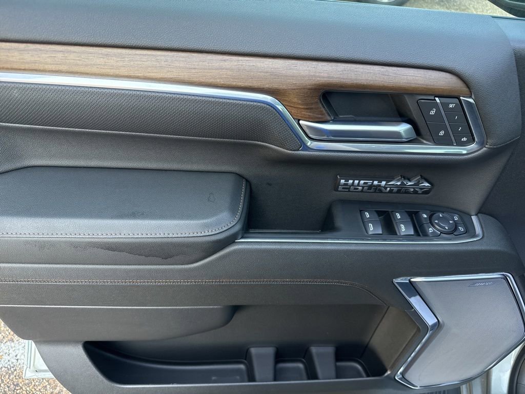 2024 Chevrolet Silverado 1500 High Country photo 32