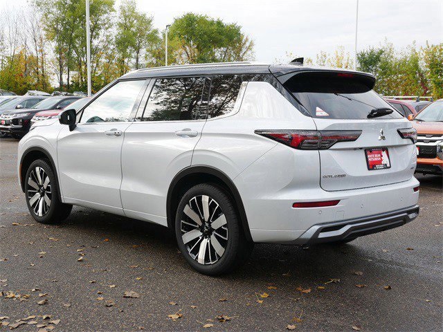 2025 Mitsubishi Outlander SEL Premium photo 2