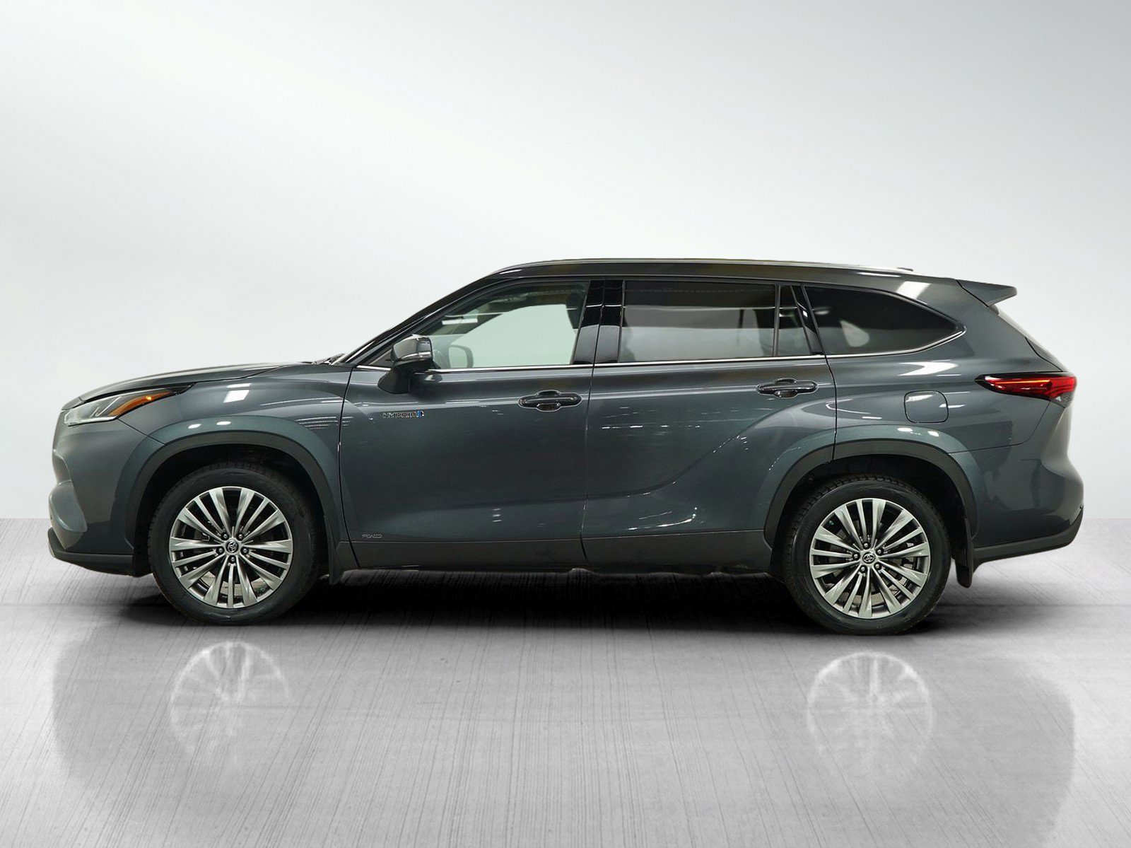 Used 2020 Toyota Highlander Hybrid Limited with VIN 5TDEBRCH5LS007095 for sale in Bloomington, Minnesota