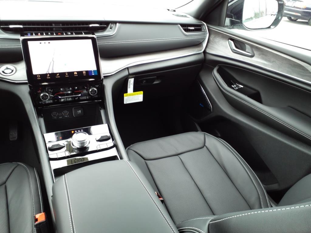 2024 Jeep Cherokee Overland 4xe photo 27