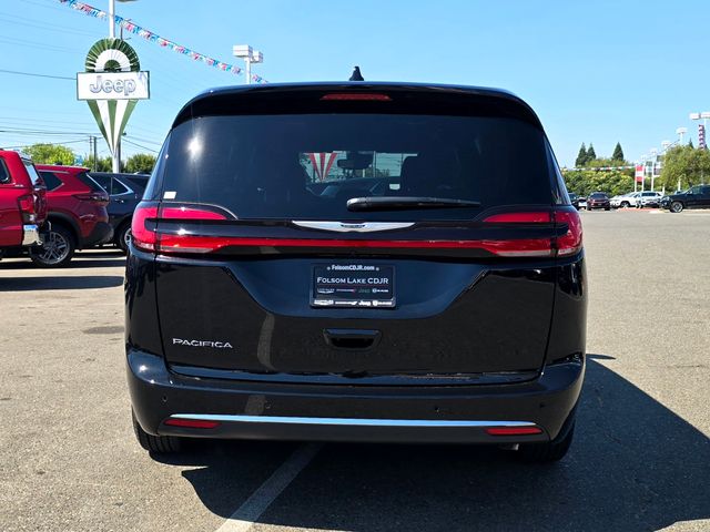 2025 Chrysler Pacifica photo 5