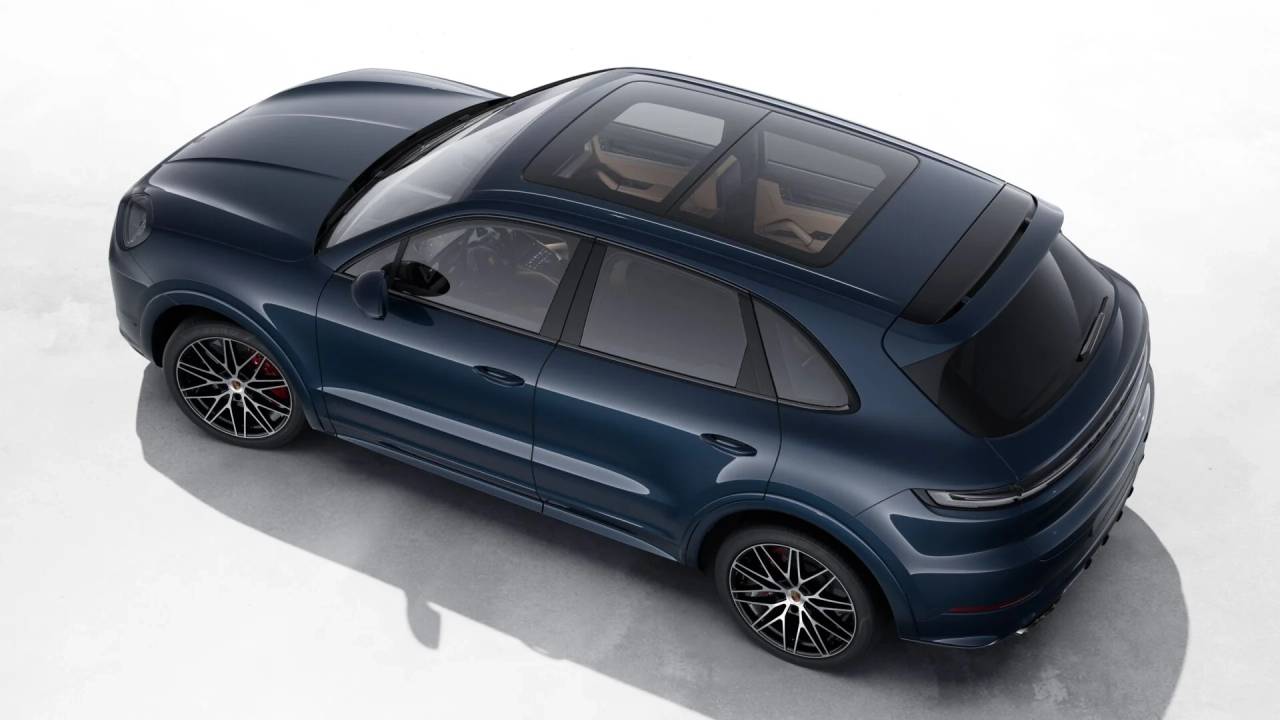 2026 Porsche Cayenne GTS photo 4