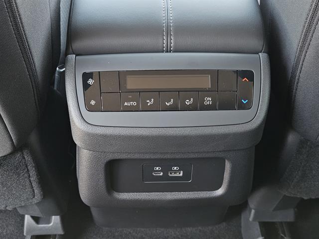 2025 Nissan Pathfinder SV photo 17