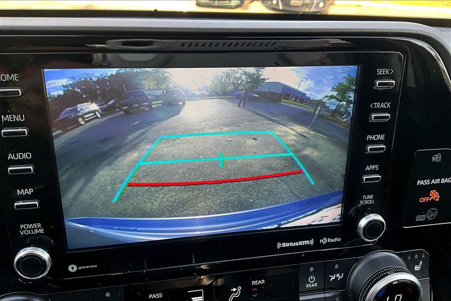 2022 Toyota Highlander XLE photo 26