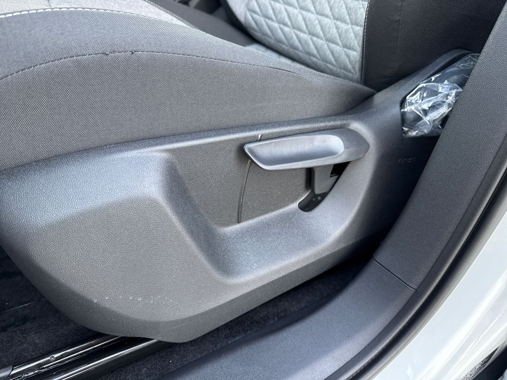 2025 Volkswagen Tiguan S photo 4