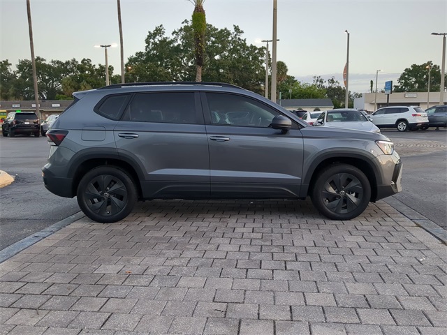 2025 Volkswagen Taos S photo 2