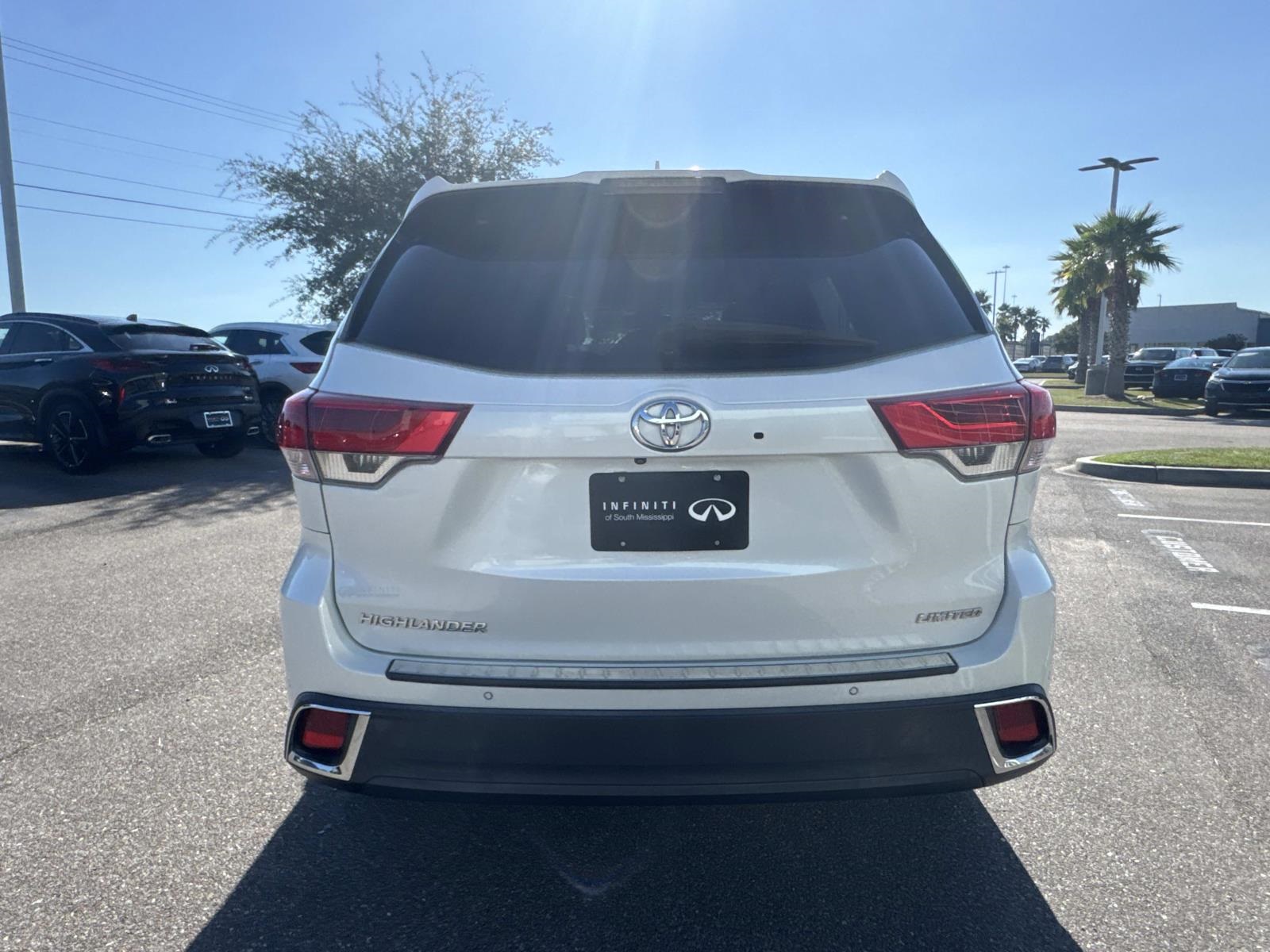 2019 Toyota Highlander Limited photo 3
