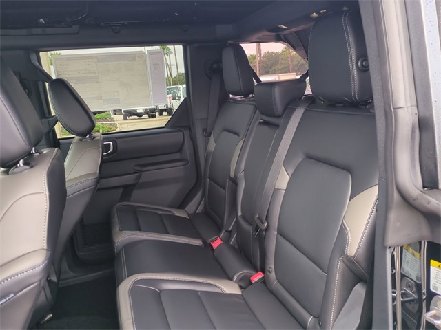 2025 Ford Bronco Outer Banks photo 13