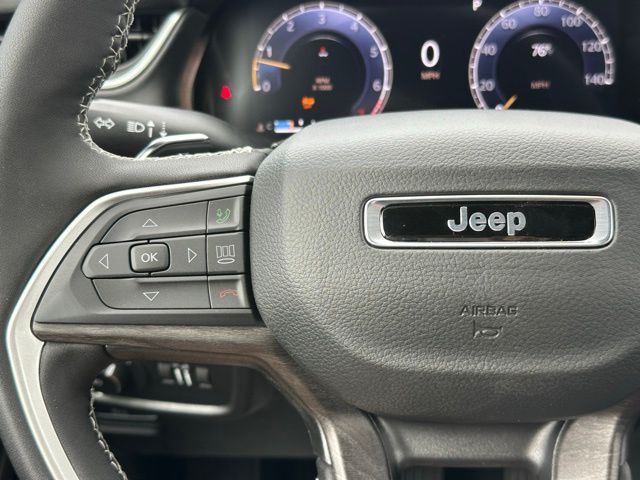 2025 Jeep Grand Cherokee Limited photo 18