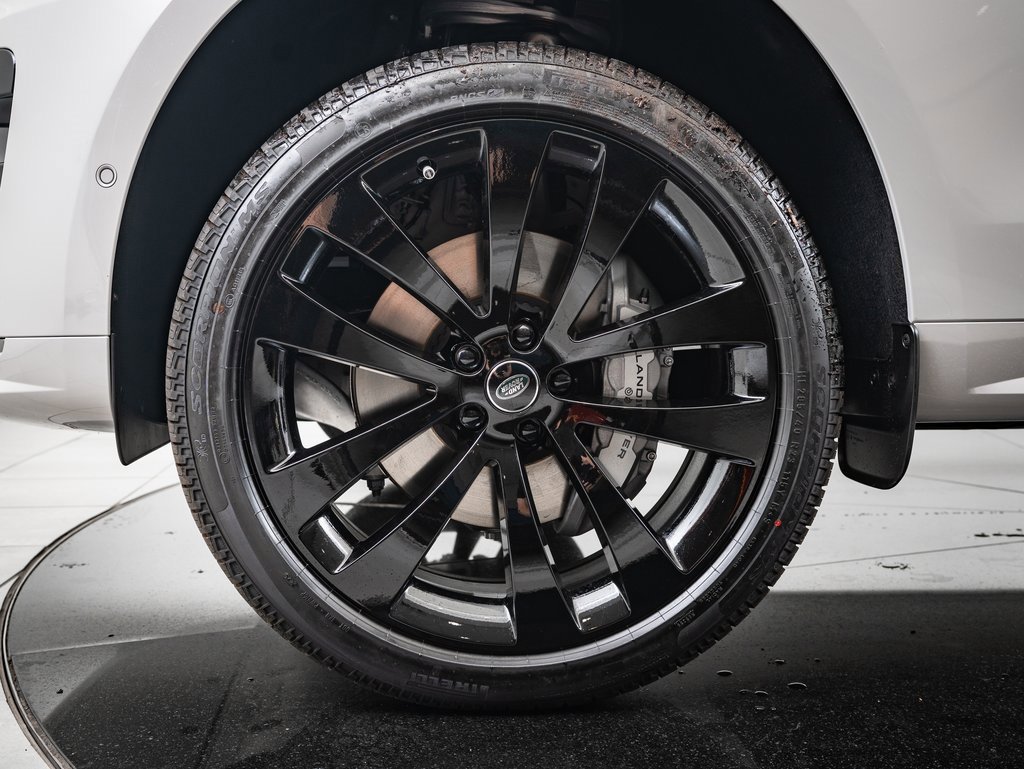 2025 Land Rover Range Rover Sport SE photo 12