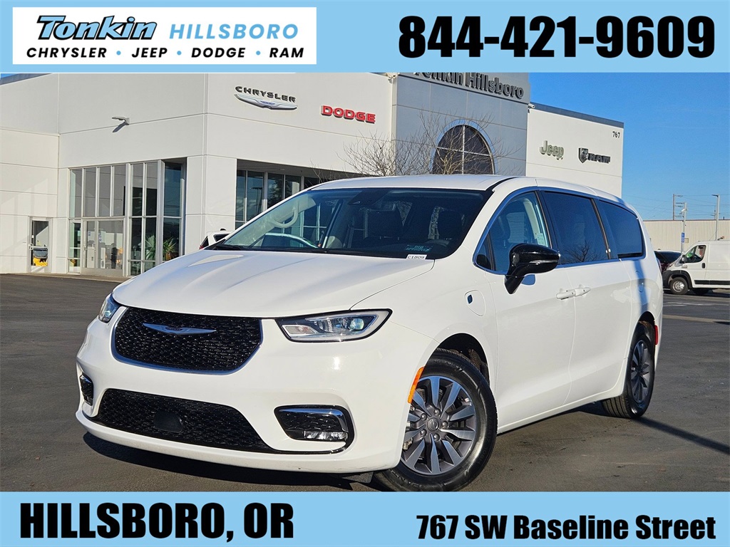 2024 Chrysler Pacifica PHEV Select