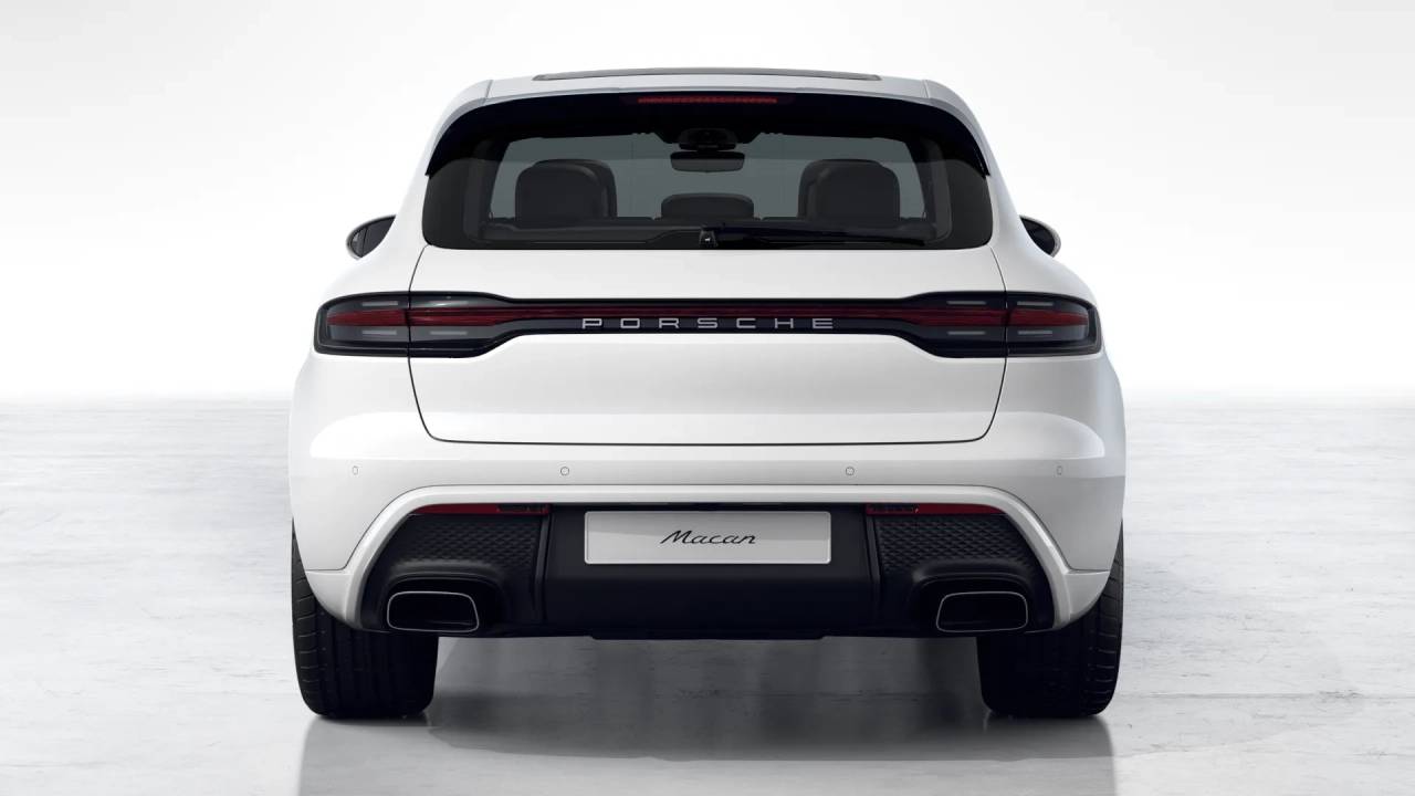 2026 Porsche Macan T photo 8