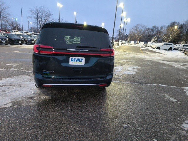 2021 Chrysler Pacifica Touring L photo 4
