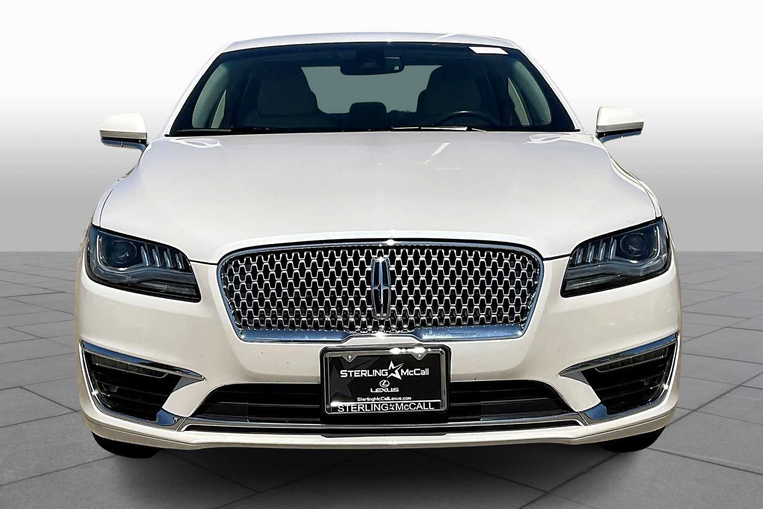 2019 Lincoln MKZ Standard photo 3