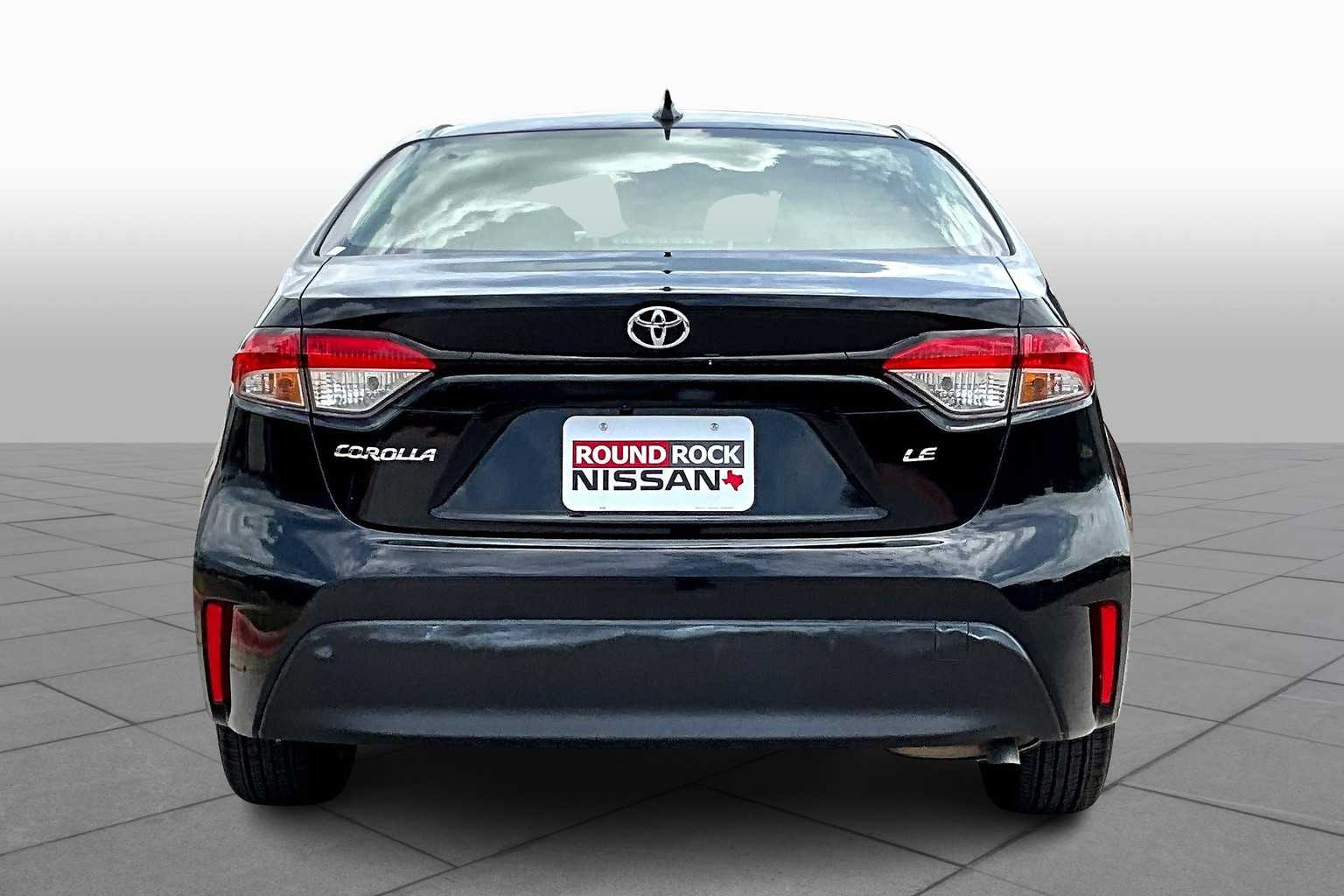2023 Toyota Corolla LE photo 4