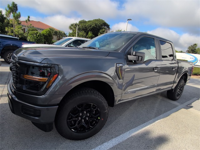 2025 Ford F-150 STX photo 4