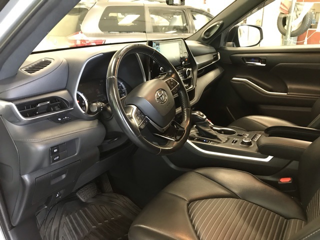 2021 Toyota Highlander XSE photo 12