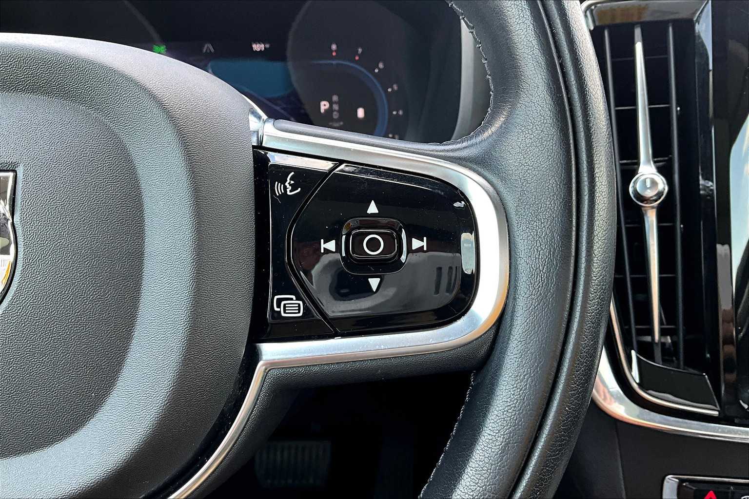 2022 Volvo S90 Inscription photo 23