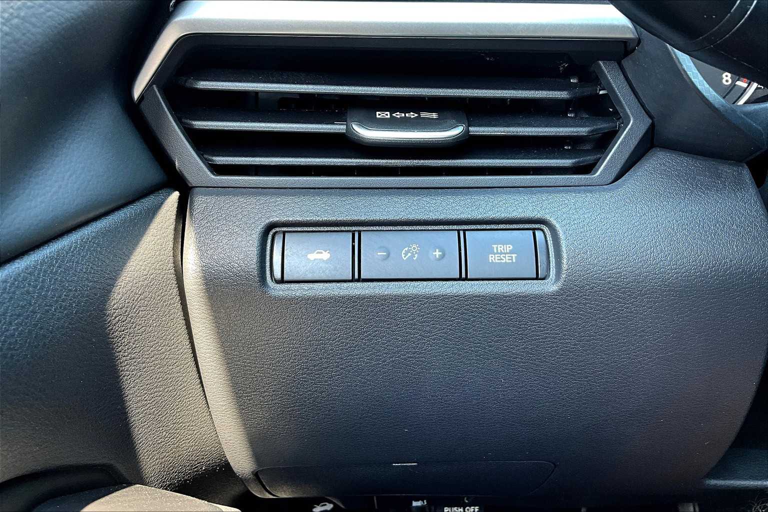 2022 Nissan Altima 2.5 SV photo 34