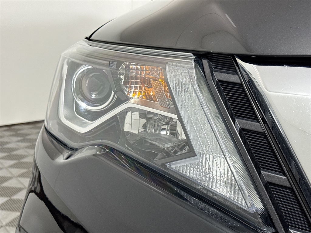 2019 Nissan Pathfinder SV photo 21
