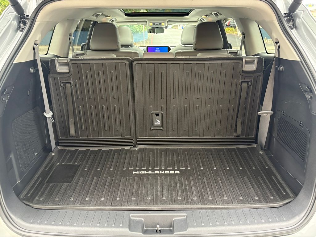 2024 Toyota Highlander Platinum photo 34