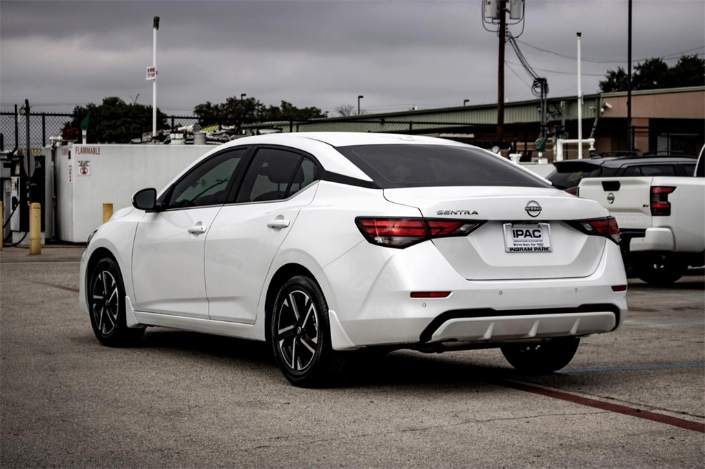 2025 Nissan Sentra SV photo 4