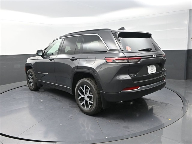 2025 Jeep Grand Cherokee Limited photo 2