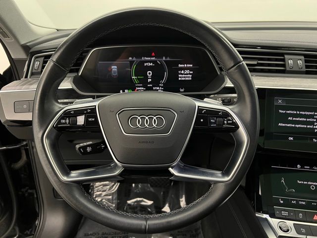 2023 Audi e-tron Premium photo 27