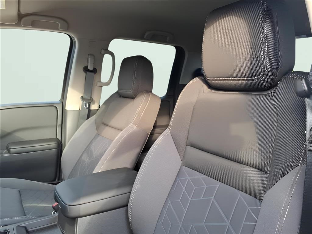 2025 Nissan Frontier SV photo 18