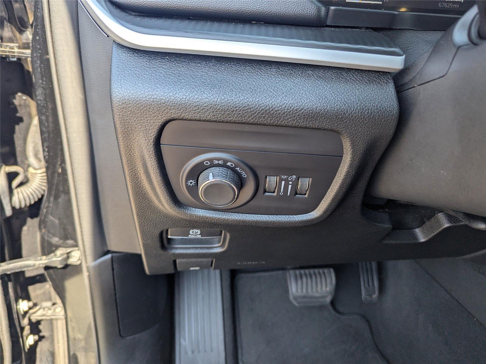 2023 Jeep Grand Cherokee Laredo photo 33