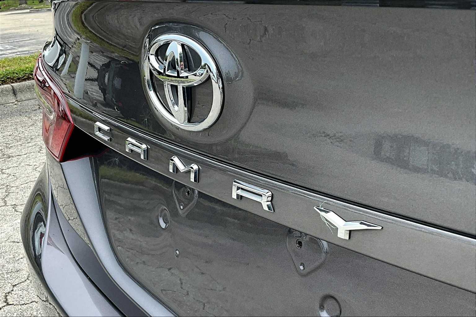 2023 Toyota Camry SE photo 9