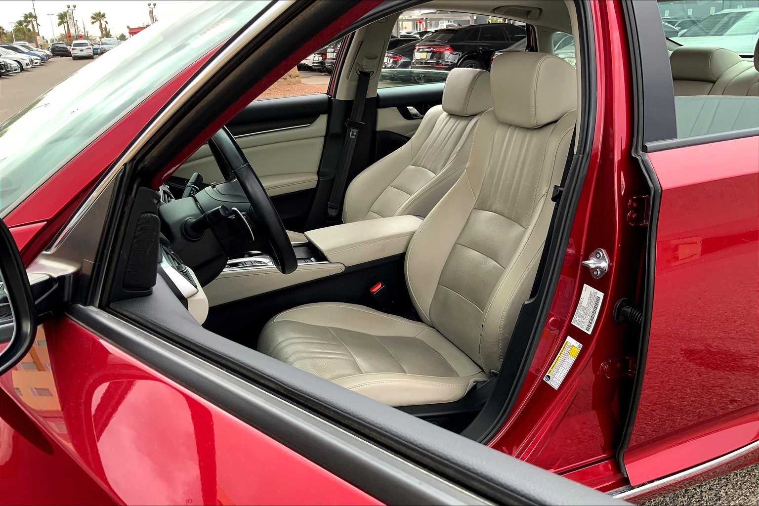 2022 Honda Accord Touring photo 7
