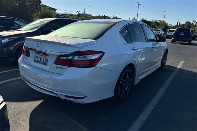 2016 Honda Accord Sport photo 2