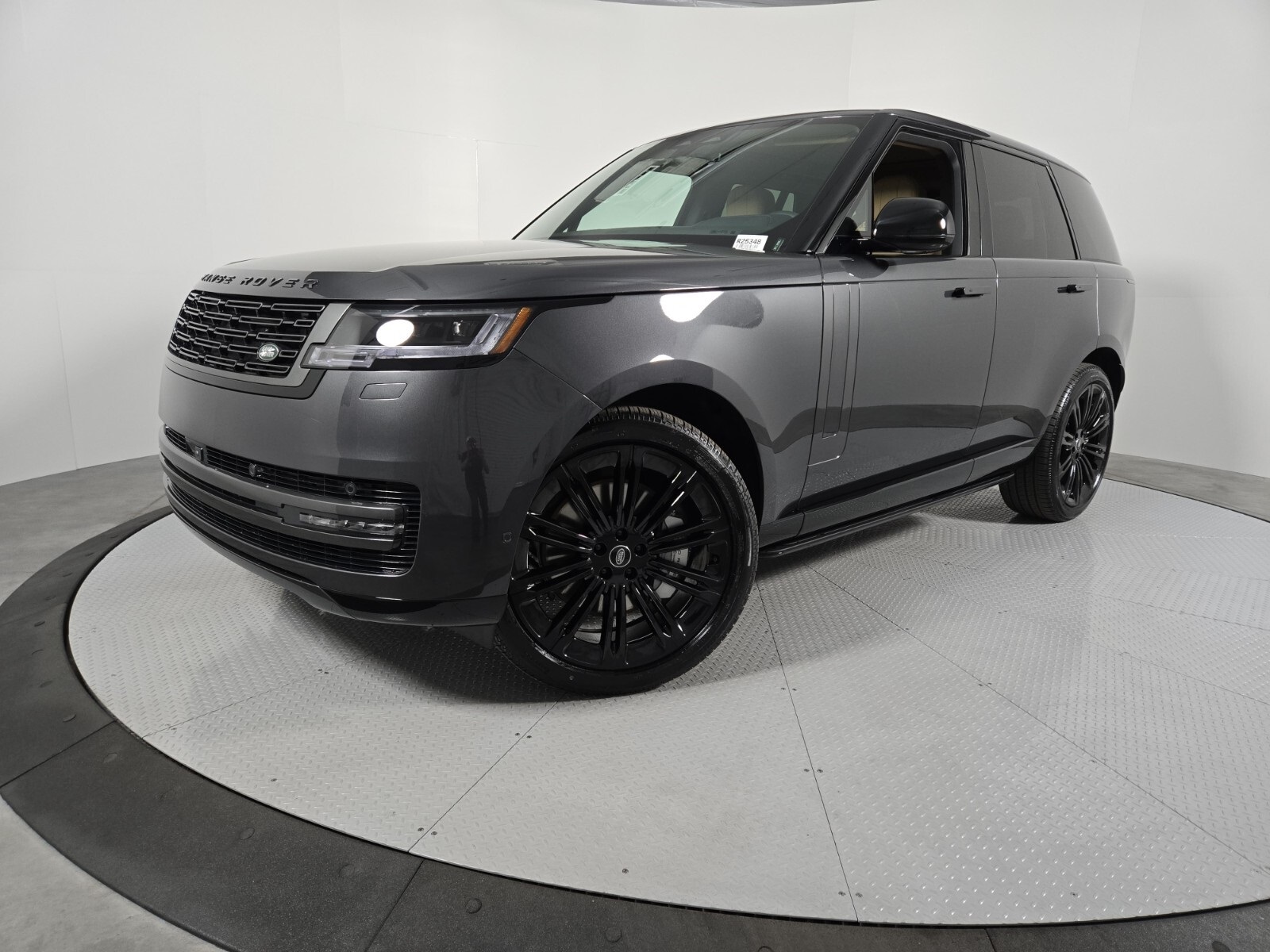 2025 Land Rover Range Rover SE's photo