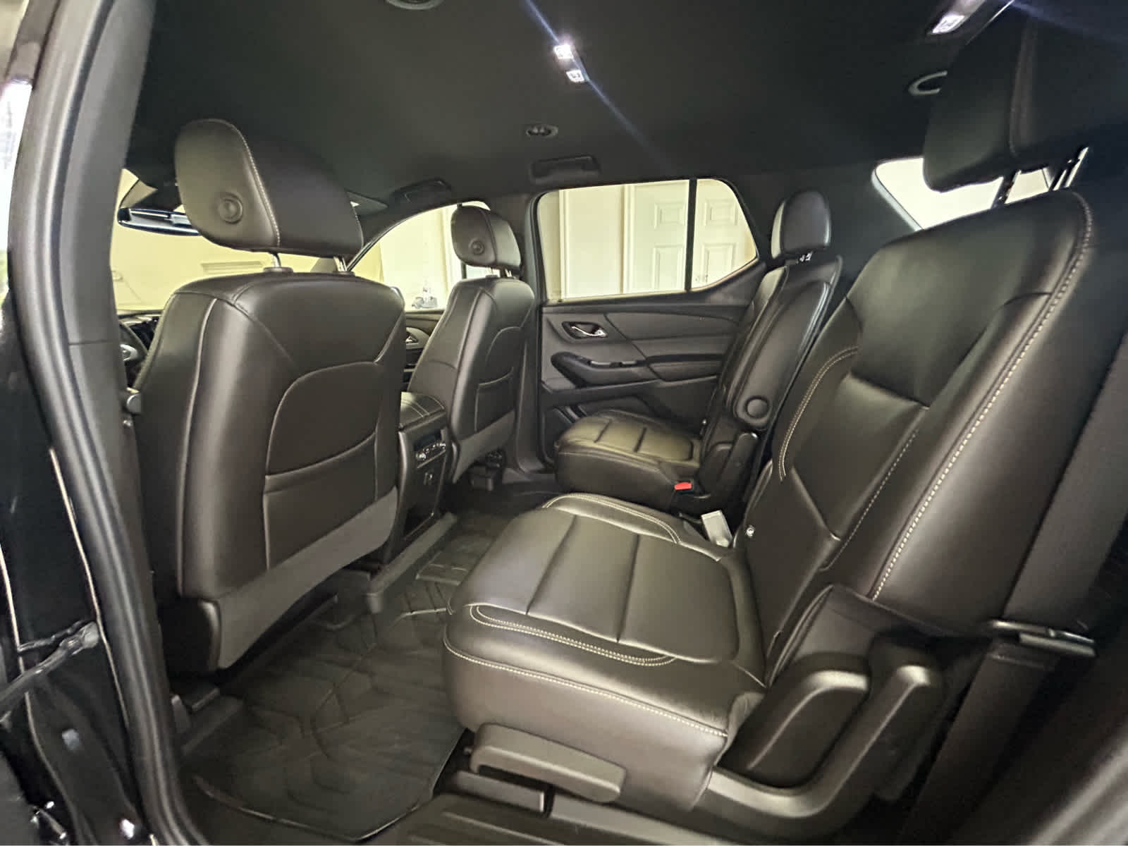 2023 Chevrolet Traverse Leather photo 16