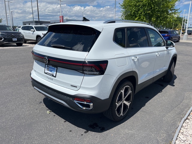2025 Volkswagen Taos SEL photo 4