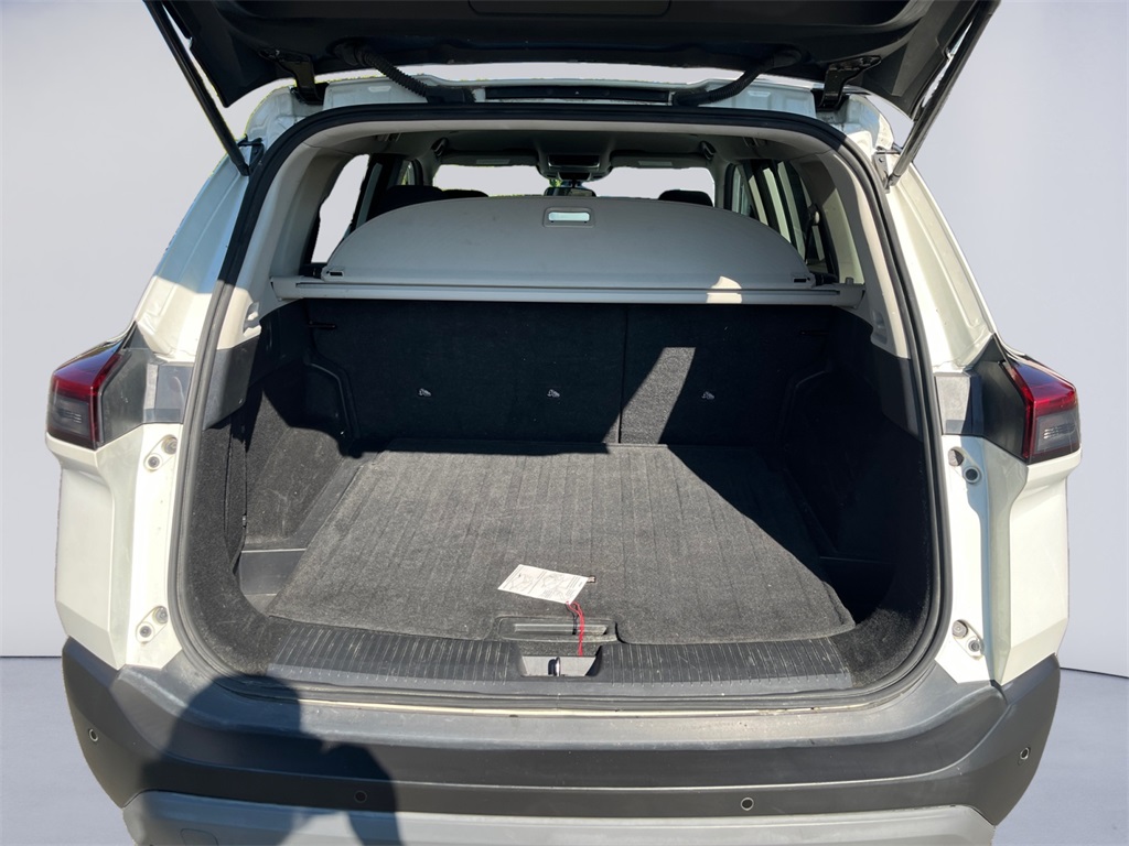 2022 Nissan Rogue SV photo 19