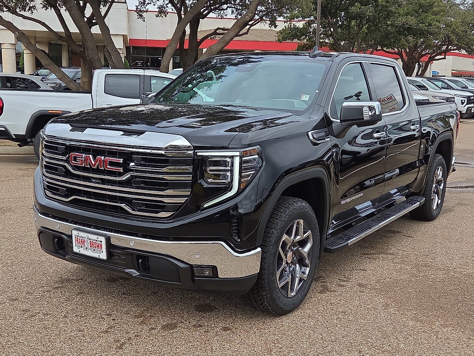 2026 GMC Sierra 1500 SLT's photo
