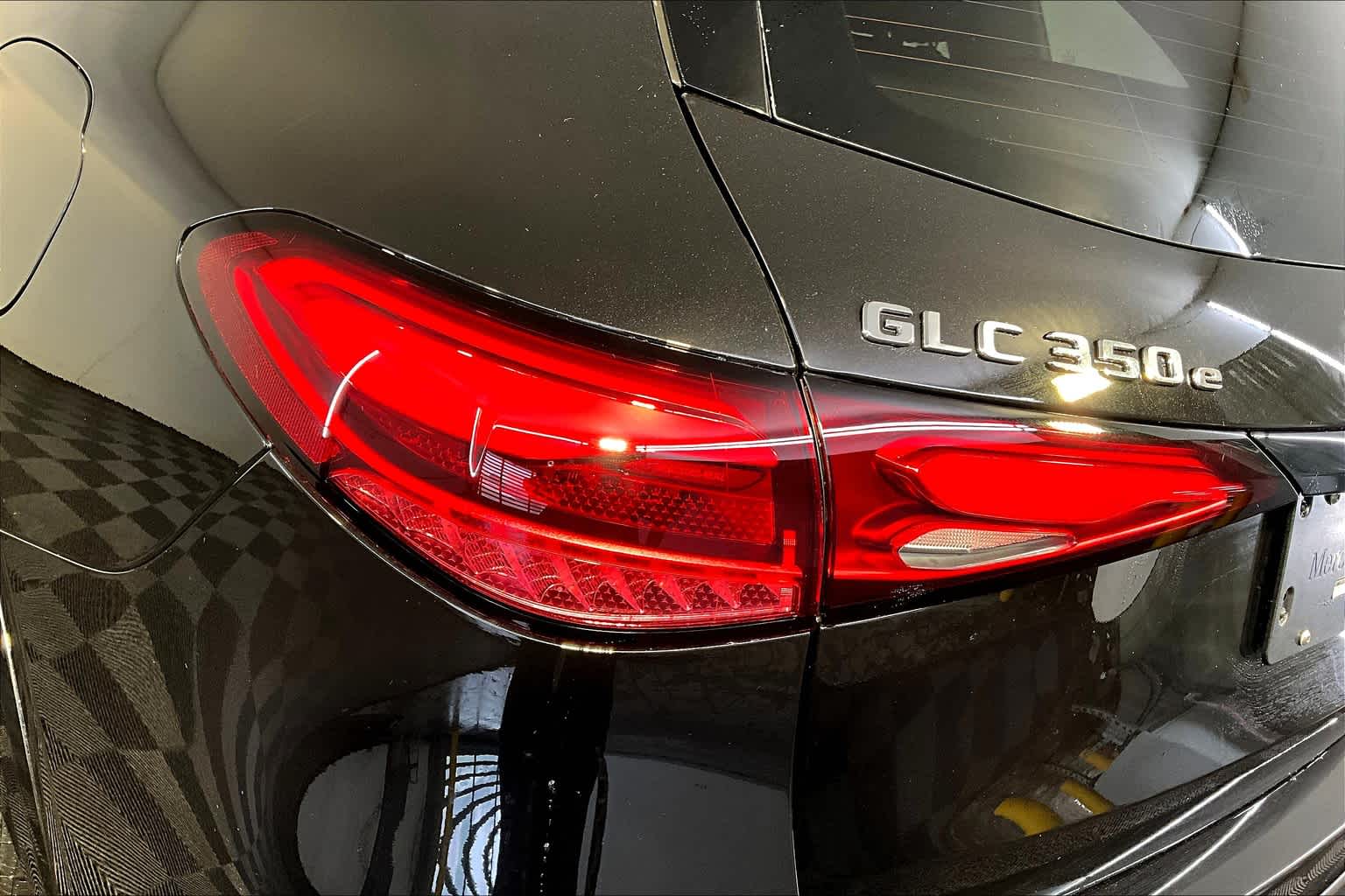 2025 Mercedes Benz GLC 350e 4MATIC photo 3