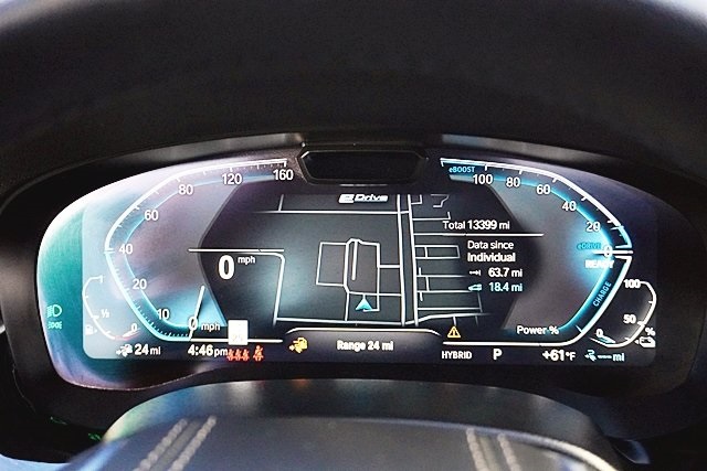 Used 2023 White BMW 530e iPerformance image 33