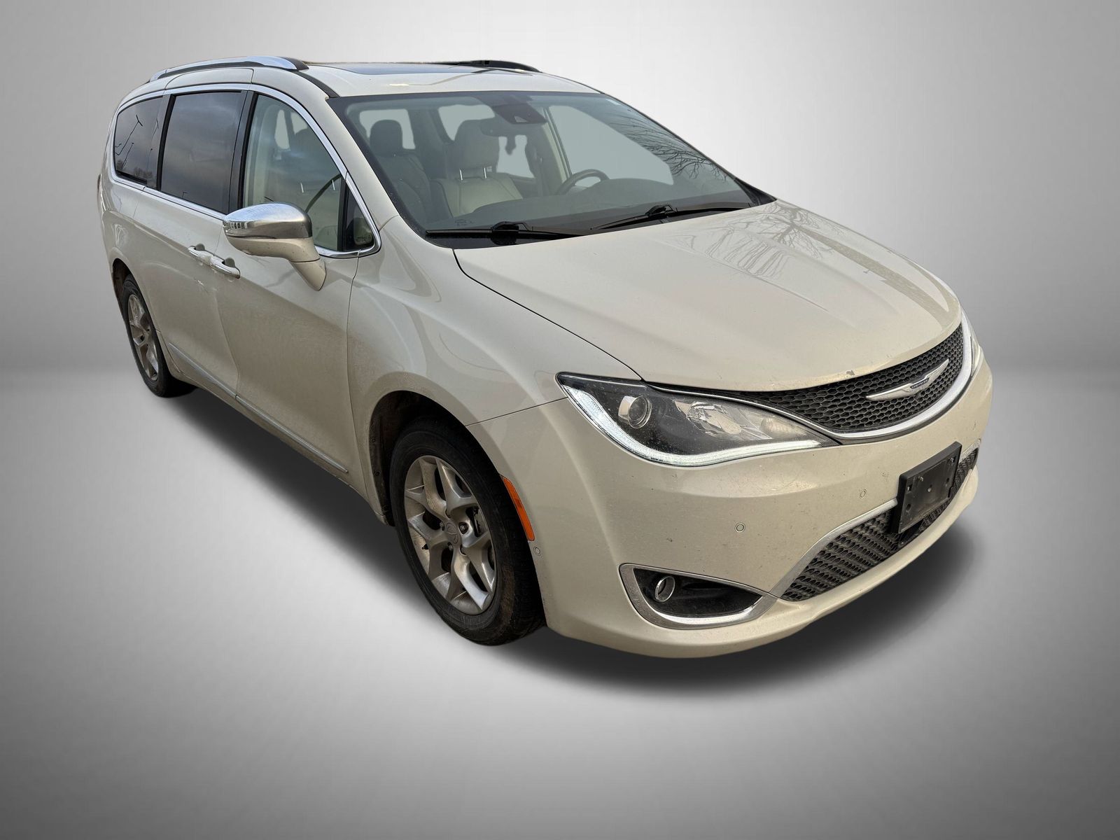 2019 Chrysler Pacifica Limited's photo