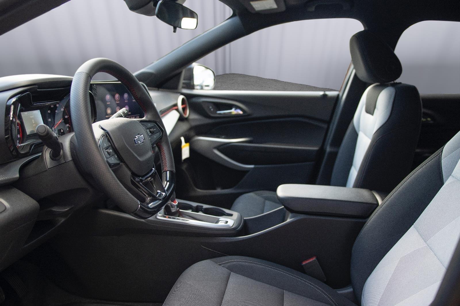 2025 Chevrolet Trax photo 7