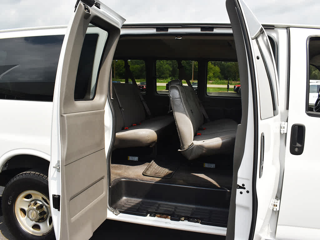2014 Chevrolet Express 2500 LT photo 6