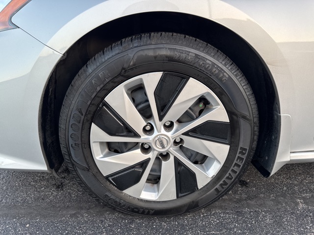 2020 Nissan Altima 2.5 S photo 9