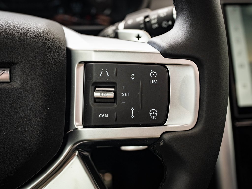 2025 Land Rover Discovery SE photo 19