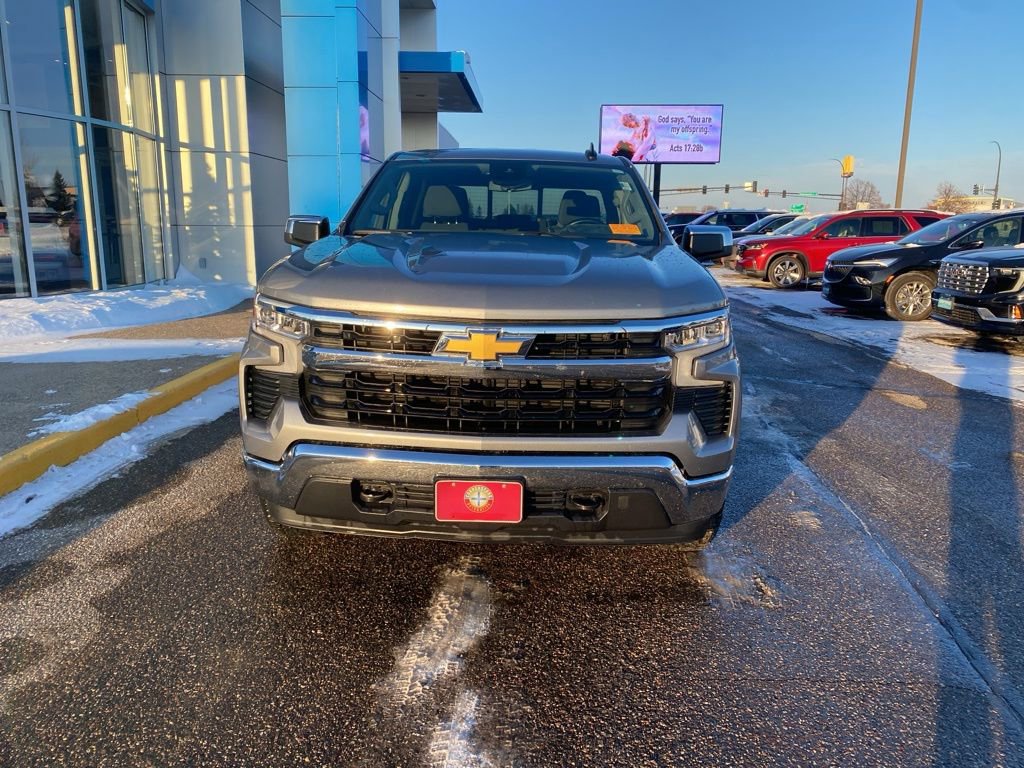 Used 2024 Chevrolet Silverado 1500 LT with VIN 1GCRDDED6RZ347842 for sale in Monticello, Minnesota
