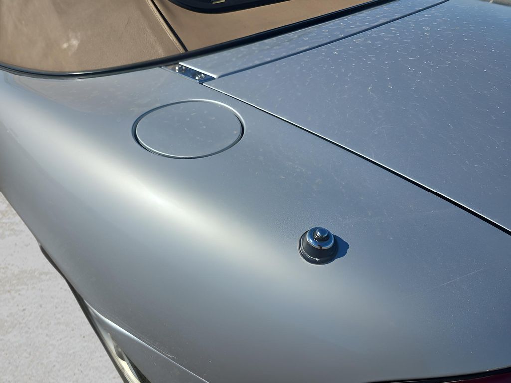 2000 Mazda MX-5 Miata Miata Base photo 10