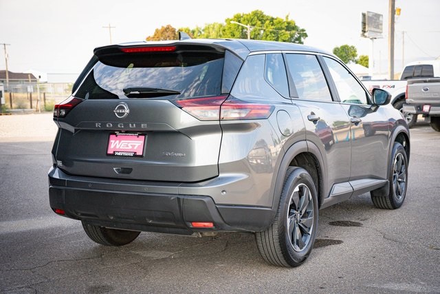2024 Nissan Rogue SV photo 7